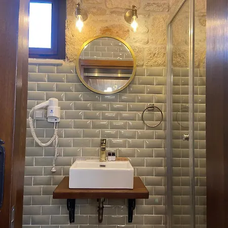 Dionysos 1789 Boutique *