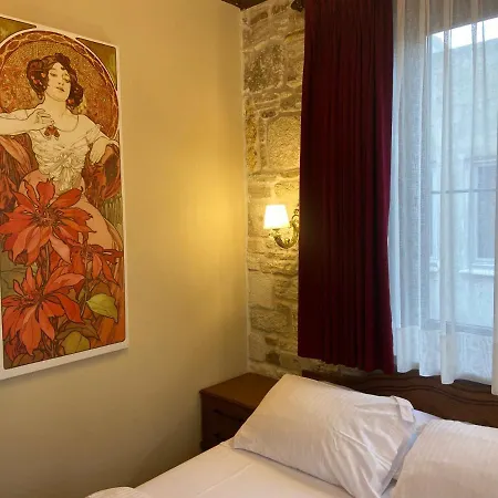 Dionysos 1789 Boutique מלון פוצ'ה