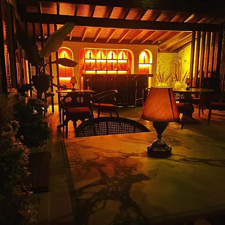 Dionysos 1789 Boutique