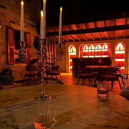 Dionysos 1789 Boutique