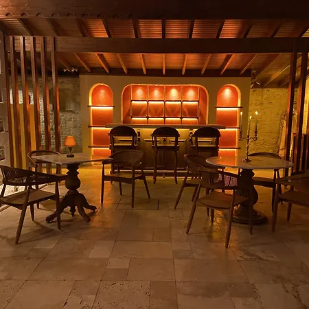 Dionysos 1789 Boutique *