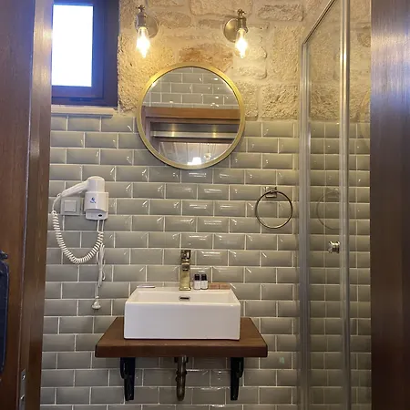 Dionysos 1789 Boutique * פוצ'ה