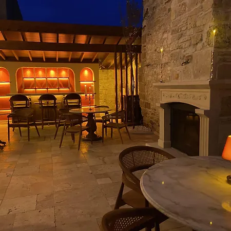 Dionysos 1789 Boutique *