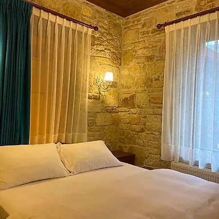 Dionysos 1789 Boutique فندق