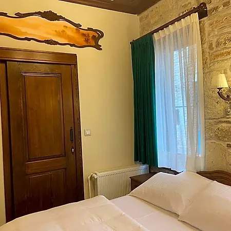 Dionysos 1789 Boutique فندق