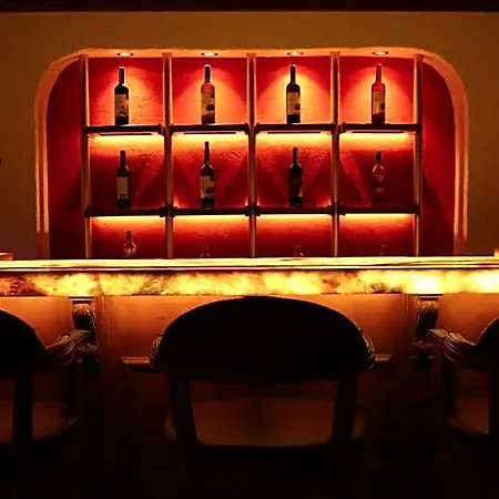Dionysos 1789 Boutique *