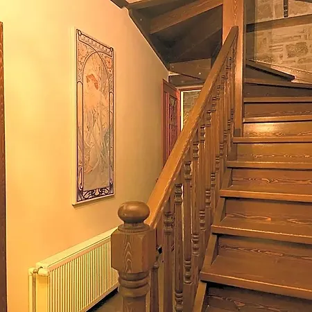 Dionysos 1789 Boutique فوكا