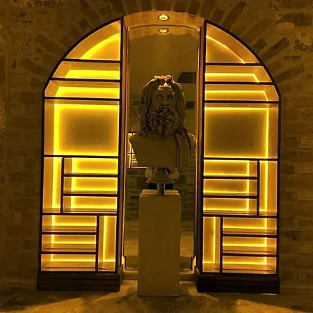 Dionysos 1789 Boutique فندق فوكا