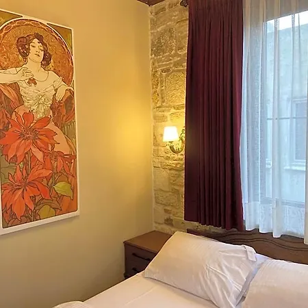 Dionysos 1789 Boutique فندق