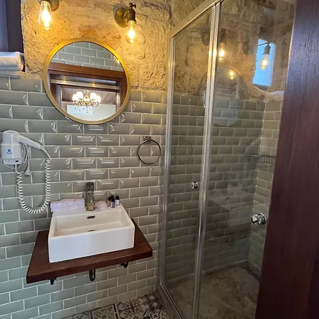 Dionysos 1789 Boutique Hotel *