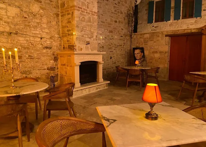 Dionysos 1789 Boutique *