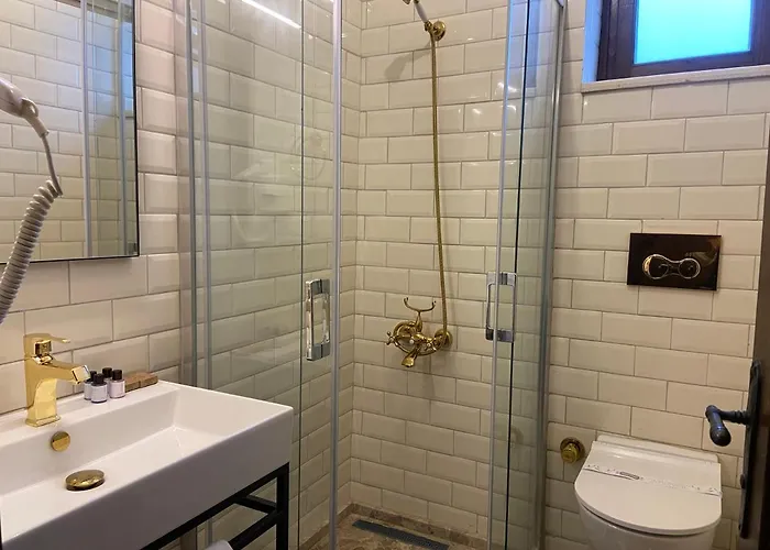 Dionysos 1789 Boutique *