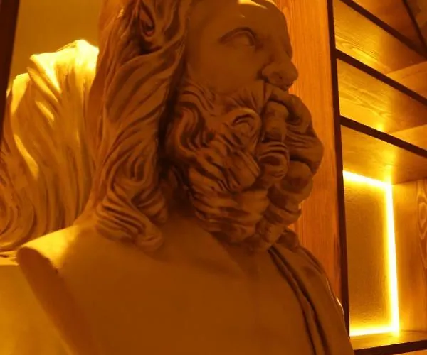 Dionysos 1789 Boutique