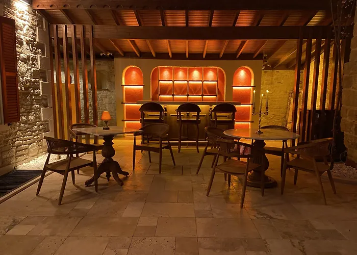 Dionysos 1789 Boutique *