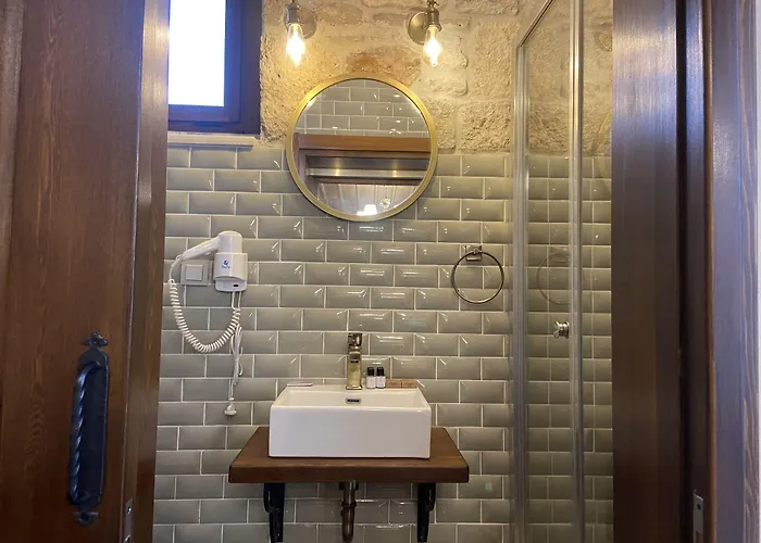 Dionysos 1789 Boutique * Foça