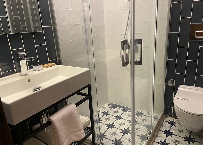 Dionysos 1789 Boutique * Foça